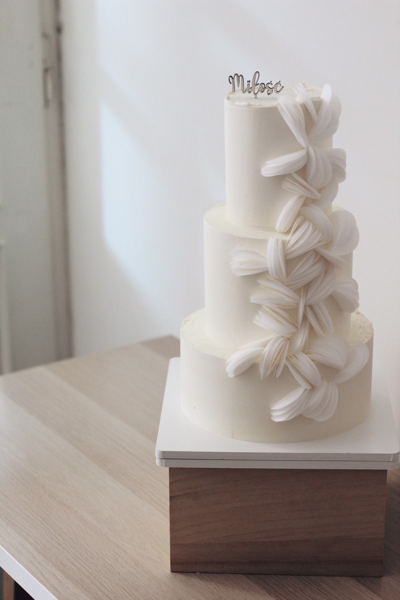 Mielone Migdały tort weselny torty weselne torty które zachwycają inspiracje tortowe 2021 ślub 2021 trendy w tortach 2021 