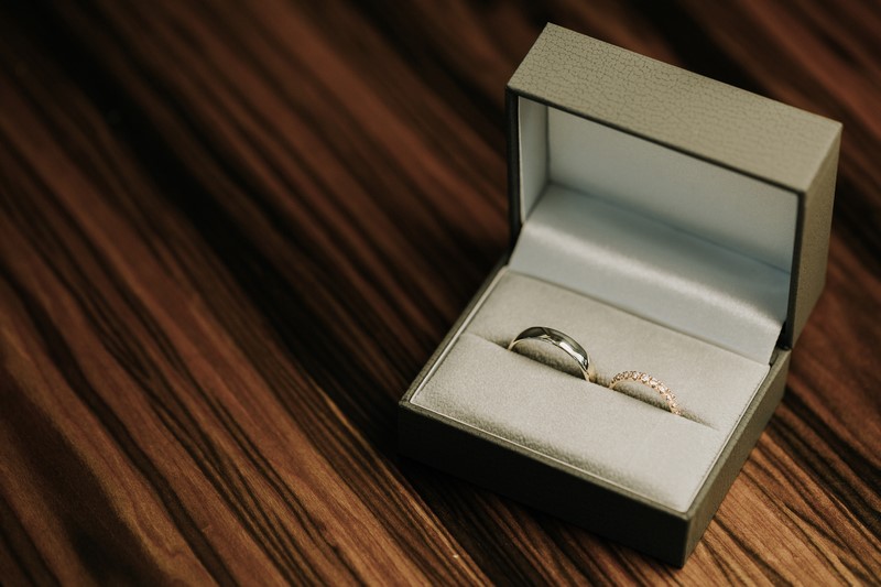Suncret Jewellery  obrączki ślubne najpiękniejsze obrączki ślubne obrączki ślubne które zachwycają 2020 2021 inspiracje porady jubiler złotnik