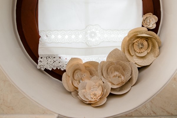 papierowe dekoracje ślubne, papierowe kwiaty