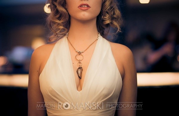 biżuteria ślubna, naszyjnik z dużym kryształem, Marylin Monroe, trendy 2015