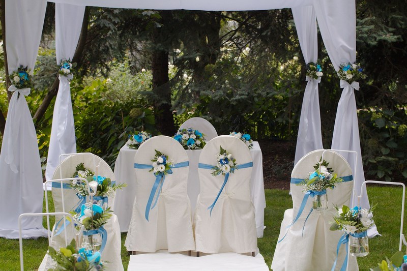 dekoracje ślubne, niebieskie dekoracje na ślub, niebieski kolor na ślub i wesele