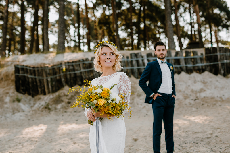 sesja ślubna na plaży bukiet ślubny wianek ślubny suknia ślubna