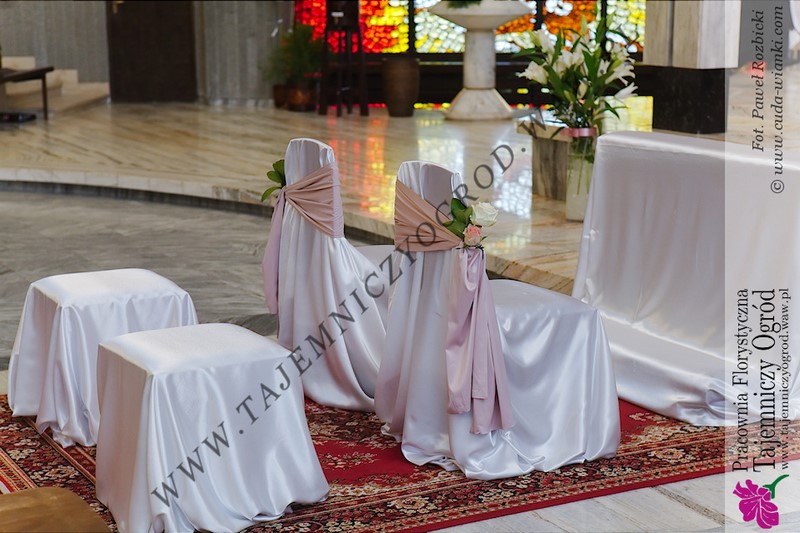 Julia Szymczuk Rozbicka, Tajemniczy Ogród W-wa dekoracja krzeseł na ślub dekoracja krzeseł Pary Młodej krzesła na ślub inspiracje trendy 