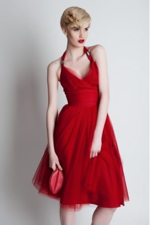 czerwona suknia na wesele