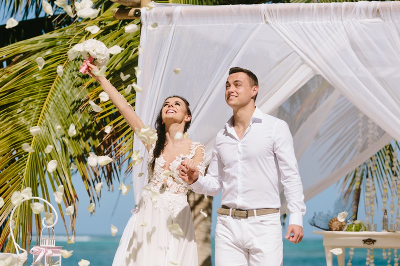 ślub za granicą, dominikana, plaża, ślub pod palmami