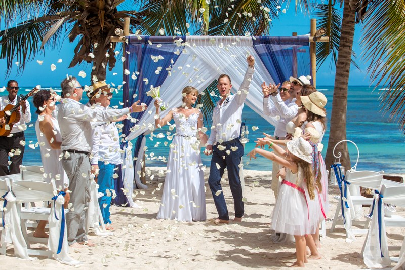 ślub za granicą, dominikana, plaża, ślub pod palmami