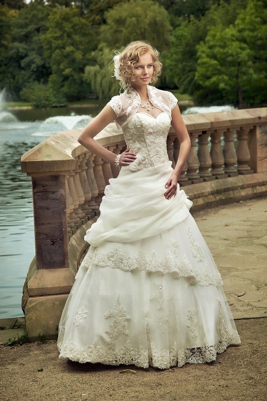 Suknia ślubna Annais Bridal, model Bibione