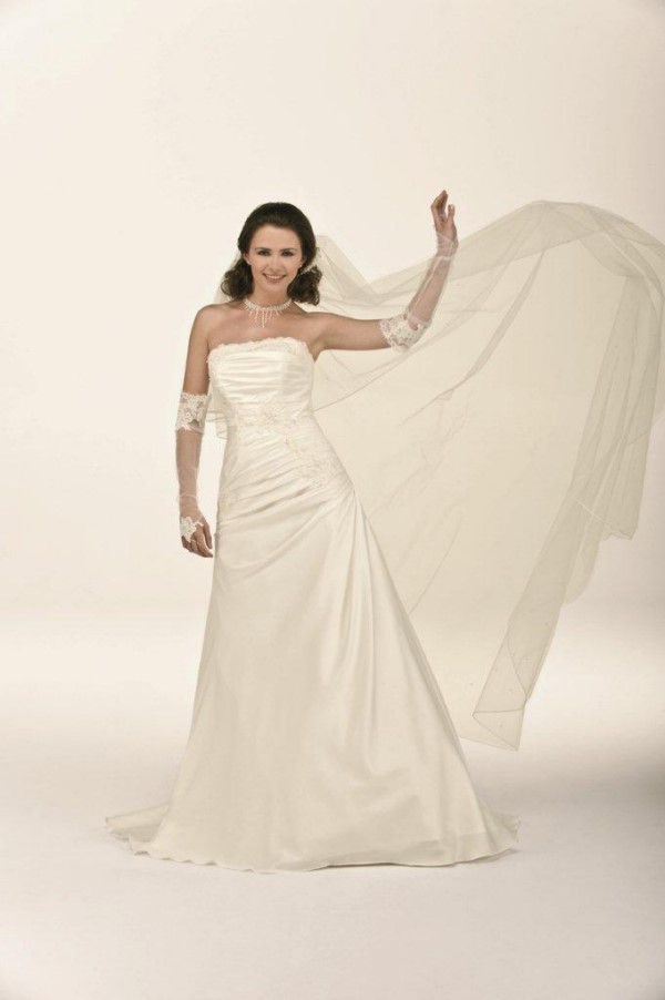Suknia ślubna 2012, Pronuptia Paris, model Cachemire