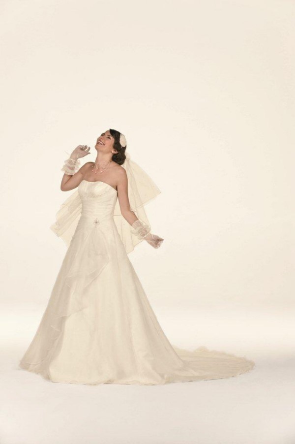 Suknia ślubna 2012, Pronuptia Paris, model Lune