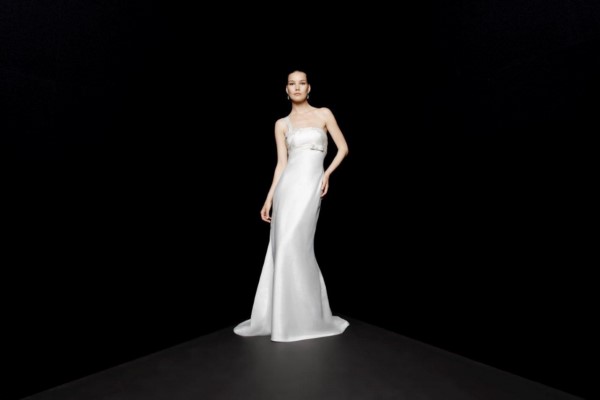 Suknia ślubna 2012, Pronuptia Paris, model: Delicate