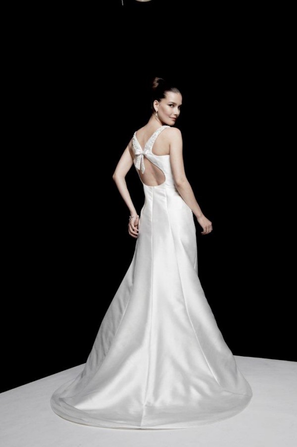 Suknia ślubna 2012, Pronuptia Paris, model: Fashion