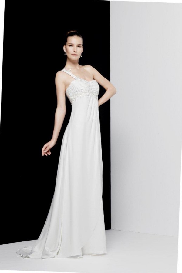 Suknia ślubna 2012, Pronuptia Paris, model: Fluide