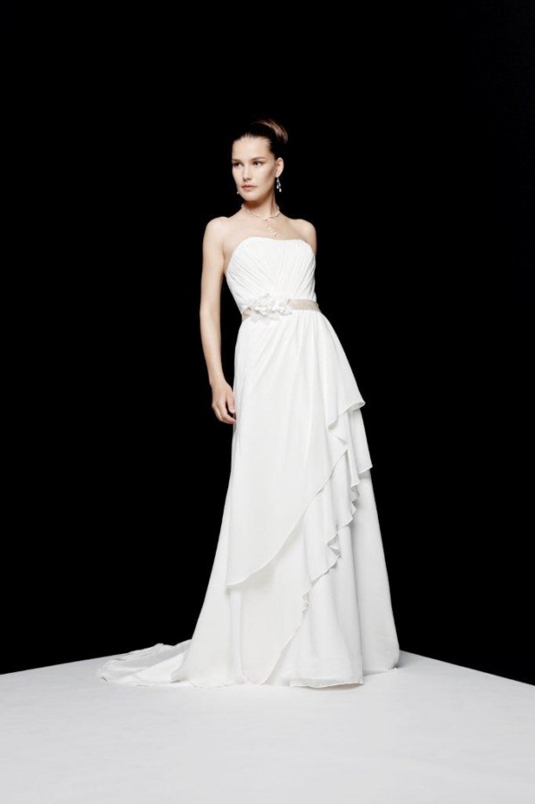 Suknia ślubna 2012, Pronuptia Paris, model: Lyrique