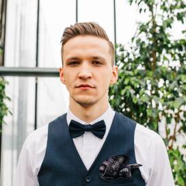 Stylowy Pan Młody – jak dobrać odpowiedni strój na ślub i wesele?
