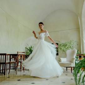 Wybór sukni ślubnej – jak poznać, że to właśnie Ta Jedyna?