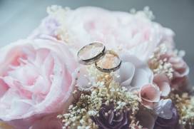 Obrączki ślubne – postaw na różowe złoto